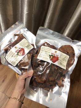 Product Review of Khô Bò Củ Chi Cô Ba Tasty - Bò miếng mềm - Hộp giấy 500g/1kg - SP065 from V**g 0