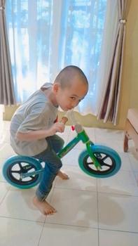 Product Review of [COD] SM M261 Sepeda Mainan Keseimbangan Anak Roda 2 Tanpa Dayung Sepeda Anak Kado Beraneka warna from a**9 1
