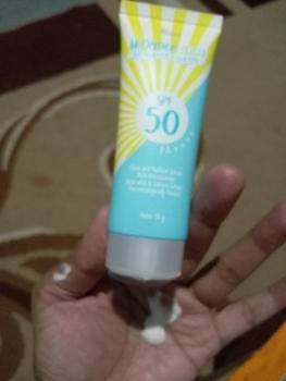 Product Review of Fanbo Wonder Skin Sunscreen & Serum - SPF 50 PA ++++ 30gr - Sunscreen Wajah  no Paraben - Tekstur Ringan - Tidak Lengket - Melembabkan - Semua Jenis Kulit - Mencegah Penuaan Dini -kulit Glowing dan terbebas dari Sinar UV dengan ketahanan 8 jam from S**5 0