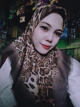 Product Review of Hulya Hijab Segi Empat Rayon Katun Kilau 100cm HUL100K150 Muslim Square Voal Kerudung from S**a N**2 0