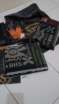 Product Review of Sarung BHS Excellent gold silver from T**🖤 0