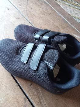 Product Review of ANDO SEPATU ANAK SEKOLAH SEPATU HITAM PUTIH HITAM POLOS SEPATU PEREKAT PRIA WANITA MURAH Fashion from M**♌ 0
