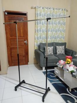 Product Review of GEI - Stand Hanger Single Praktis Gantungan Baju Stainless Steel Dengan Roda Untuk Gantungan Hijab, Mukena, Handuk, Baju, Kaos Bahan Pipa Stainless from H**i 0