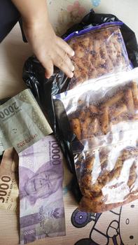 Product Review of Bundling basreng pedas manis 500gr & original 500gr total 2pcs Kering Makanan Food Snacks from F**e 0