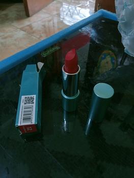 Product Review of Wardah Exclusive Moist Lipstick - Warna Intense dengan Natural Moist dan Glossy Finish - Dilengkapi Vitamin E yang Melembabkan Bibir - Tekstur Halus from K**n 2