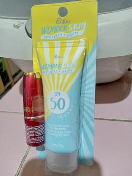 Product Review of Fanbo Wonder Skin Sunscreen & Serum - SPF 50 PA ++++ 30gr - Sunscreen Wajah  no Paraben - Tekstur Ringan - Tidak Lengket - Melembabkan - Semua Jenis Kulit - Mencegah Penuaan Dini -kulit Glowing dan terbebas dari Sinar UV dengan ketahanan 8 jam from Y**h 1