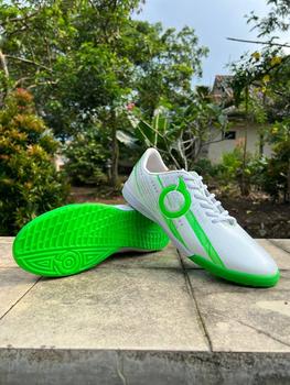 Product Review of SEPATU FUTSAL ORTUSEIGHT CATALIS LEGION from m**b a**a 2