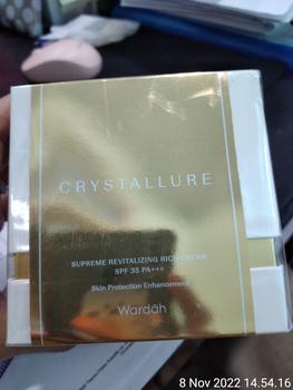 Product Review of Crystallure Supreme Revitalizing Rich Cream 50 g - Skincare Moisturizer Pelembab Wajah dan Perawatan Wajah Anti Aging (Day Cream and Night Cream) with Gold Peptide Crystals, YouthGlow Active, dan SPF 35 PA +++ from U**N G**A V**Y 0