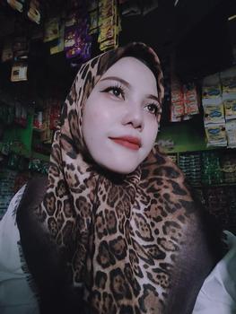 Product Review of Hulya Hijab Segi Empat Rayon Katun Kilau 100cm HUL100K150 Muslim Square Voal Kerudung from S**a N**2 2