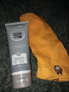Product Review of Facial Wash Ecer Benings Skincare ||Brightening/acne/exclusive Kotoran Membersihkan from ل**ه 1