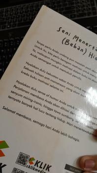 Product Review of BUKU MOTIVASI : SENI MENERTAWAKAN (BEBAN HIDUP) from P**y 1