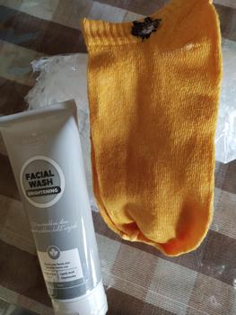 Product Review of Facial Wash Ecer Benings Skincare ||Brightening/acne/exclusive Kotoran Membersihkan from d**i ** p**y 0