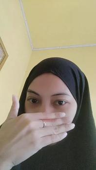 Product Review of Bergo Crinkle Size L Airflow - Hijab Simple dan Cantik - Jilbab Instan Muslim Standar Nyaman Panjang Wanita from M**🍒 0