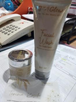Product Review of FACIAL WASH JGLOW Semua Jenis Kulit from f**_ 0