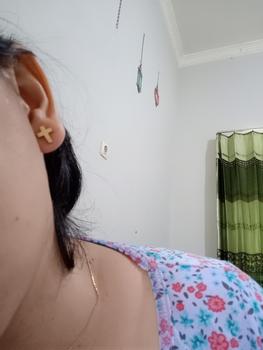 Product Review of Grateful - Anting Cross Simple/ ANTING SALIB silver black STAINLESS STEEL (ANTI KARAT) earrings jewellery from b** M**g h**n p**😇 0