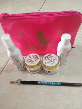 Product Review of Almaxiglow paket glow Instan brightening/almaxiglow paket whitening from D**m 0