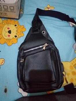 Product Review of Tas Selempang Pria Slingbag Pria PREMIUM Trendy dan Tahan Air /brush from 🎀**🎀 0