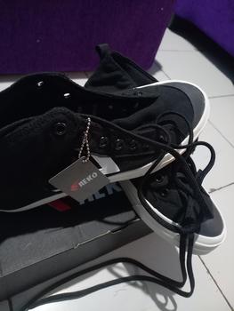 Product Review of Sneakers Aekoshoes Two Years High blackwhite Originall Produk Lokal Made In Indonesia from M**b 1