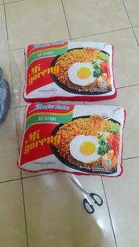 Product Review of Bizzarpillow Bantal Snack Jumbo Size L BZ010 from E**a 0