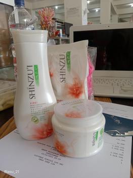 Product Review of Find It Store - Shinzui Skin Lightening Hand & Body Lotion 210ml | Lotion Tubuh | BPOM Original Memudarkan Pencerah Perawatan Scrub Mencerahkan Jamur Arbutin Memutihkan Niacinamide Wangi from g**👑 0