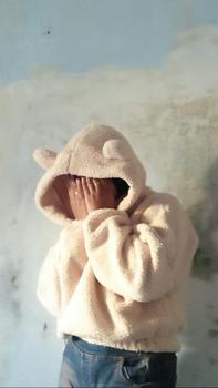 Product Review of Sweater Hoodie Crope V Bear Sherpa Bulu Domba Fit Wanita Tebal Oversize Cream from O**😂 1