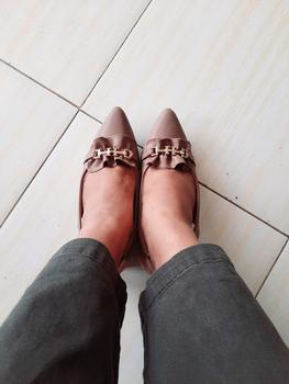 Product Review of Declare&Dee Heels Blok Wanita Pitaloka Square Toe High 3 CM Black Karet Belakang Best Seller Shoes flat  shoes from V**i 0**8 0