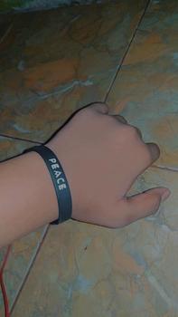 Product Review of Peace - Hitam - Gelang Wristband by Embracelet from c**_ 0