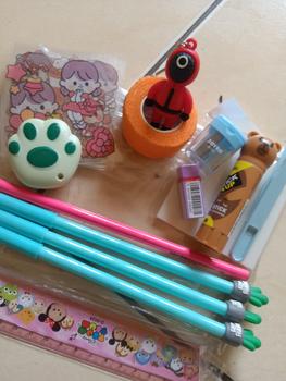 Product Review of Pouch Set alat tulis viral alat-alat sekolah aesthetic Pulpen pensil penggaris dll Penghapus Rautan Stationery from f**m u** 2** y**s a**. 0