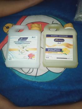 Product Review of Amorens Pelicin Setrika Pakaian / Pafum Laundry & Pewangi Pakaian 1 liter 3 in 1 Wangi Tahan Lama [1000ml] from I**a I**3 1