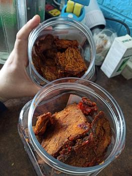 Product Review of -  1KÝ  KHÔ BÒ    VỤN    MỀM    TO    2 HỦ [Cân cả hũ from L** M** 1