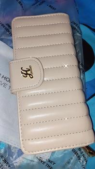 Product Review of Audrey Wallet from B**a M**e 0