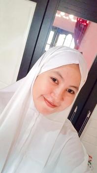Product Review of Adelyne Prayer Set | Mukena Premium by Kallia | Packaging with box from f**n 0
