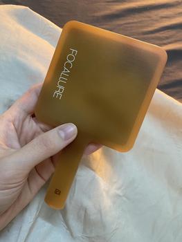 Product Review of FOCALLURE # AmberGold Beauty Mirror Gương mỹ phẩm dễ thương Gương trang điểm cầm tay from n**n 0