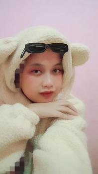 Product Review of Sweater Hoodie Crope V Bear Sherpa Bulu Domba Fit Wanita Tebal Oversize Cream from a**. 1