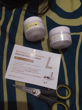 Product Review of Ella Skincare Day Cream SPF 30 with UV Protection - Melindungi Kulit dari Sinar Matahari, Aman utk Semua Jenis Kulit from C**🌻 0