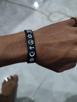 Product Review of Peace - Hitam - Gelang Wristband by Embracelet from @**🤘 0
