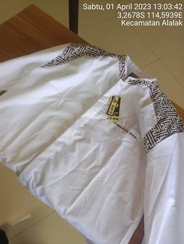Product Review of Baju Koko El Rumi Araseo Lengan Panjang Kombinasi Batik Putih Kain Katun - Pria, Muslim from g**g c** 0