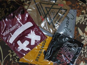 Product Review of Paket Hemat 5 Kaos Motif Distro Putih from D**i M**6 0