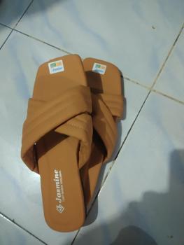 Product Review of PROMO Beli 1 Gratis 2 Sandal Wanita Fashion | Sandal Slop Jepit Wanita Viral Kekinian | sandal Teplek Wanita Terbaru Sendal Karet Cewek from D**g 0