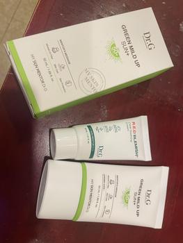 Product Review of (Quà tặng 1 Nước tẩy trang 30ml)Kem chống nắng thuần vật lý cho da nhạy cảm Dr.G Green Mild Up Sun+ SPF50+ PA++++ 50ml from N** L** V** 0