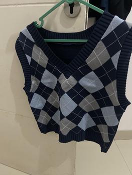Product Review of Vest ROSE -  Rompi Rajut Pori Wajik  Atasan Wanita Crop Motif Panjang Top Outer Hitam from A**i a**a 0