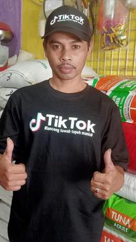 Product Review of Kaos Gratis Topi Custom Nama Akun Kalian, sablon depan belakang from .**g t**h t**h m**. 0