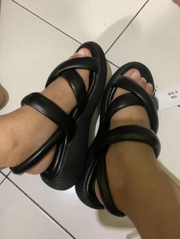 Product Review of LAPEPA YUK - Sepatu Sandal Wanita Wedges VIVIAN Model Silang dua Tali Strap Belakang Hak Tinggi Sole 3 cm Spatu Sendal Gunung Cewek  Size 36 37 38 39 40 41 Warna Hitam Black Kekinian Premium Terbaru Shoes Ori Original Mall Official Store Promo from G**r S**a 2