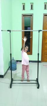 Product Review of GEI - Stand Hanger Single Praktis Gantungan Baju Stainless Steel Dengan Roda Untuk Gantungan Hijab, Mukena, Handuk, Baju, Kaos Bahan Pipa Stainless from d**e 0