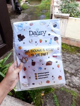 Product Review of Masker Organik Skindyssa - Daisy Organic | Facemask Travelsize 20gr | Greentea - Milk - Chocolate - Strawberry | Mencerahkan, Meredakan Jerawat Komedo Bruntusan, Kontrol Minyak, Kulit Kering, Kulit Sensitif Oat Extract Pencerah Wajah from I**o 0