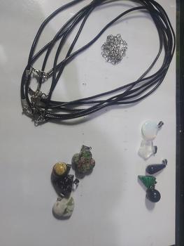 Product Review of Dapat 2 Natural Pendent +1 man made +2 Rope from i**p 1