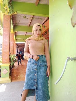 Product Review of rok jeans riped terbaru wanita/rok jeans sobek wanita/rok jeans terbaru/shabhira16 from M** y**o 0