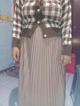 Product Review of 4in1 Setelan lengkap Yeji Cardi ( Cardi + Rok + Hijab ) Outfit Rajut Korean Style from j**a 0