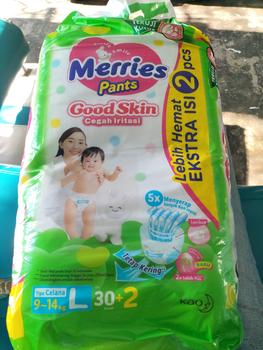 Product Review of Merries Good Skin S40 / M34 / L30 / XL26 / XXL28 - Popok Bayi from B**n 0