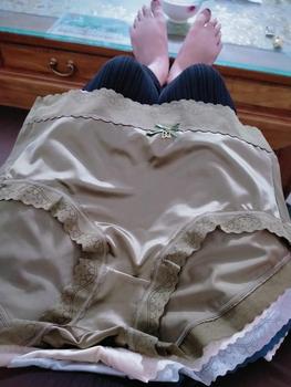 Product Review of SET 10 Quần Lót Nữ Lụa Satin Cao Cấp Viền Phối Ren Mềm Mại C08 Nhung Women Nho Voi from Q**@ 2
